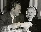 Tóth Endre Veronica Lake társaságában (1946)