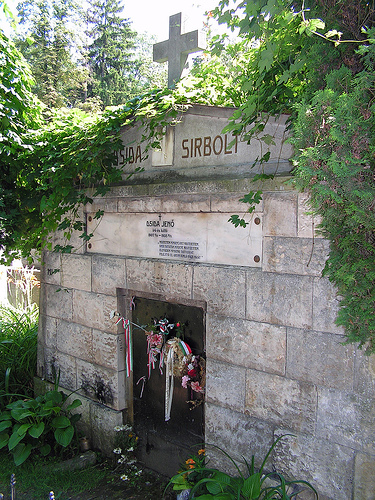 Dsida Jenős sírja Kolozsváron a házsongárdi temetőben. A képet Pasztilla készítette és az ő engedélyével teszem fel.