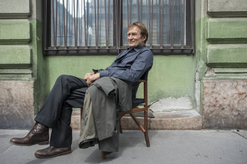 A Sápy László szerepét alakító Cserhalmi György Mundruczó Kornél Felesleges ember című filmjének forgatásán a fővárosi Murányi utcában 2016. július 26-án. MTI Fotó: Kallos Bea